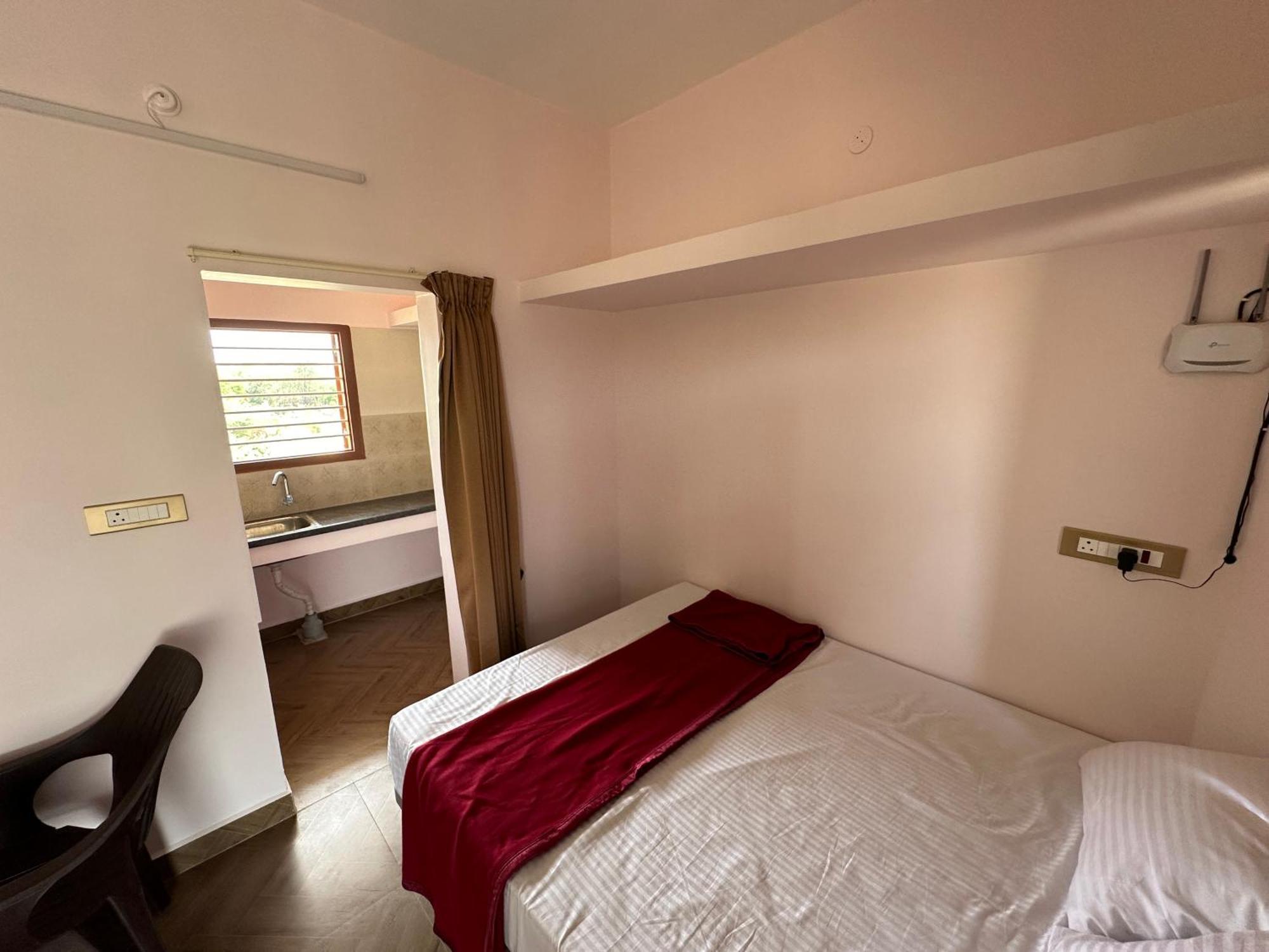 Om Lingeswaran Home Stay Tiruvannāmalai エクステリア 写真