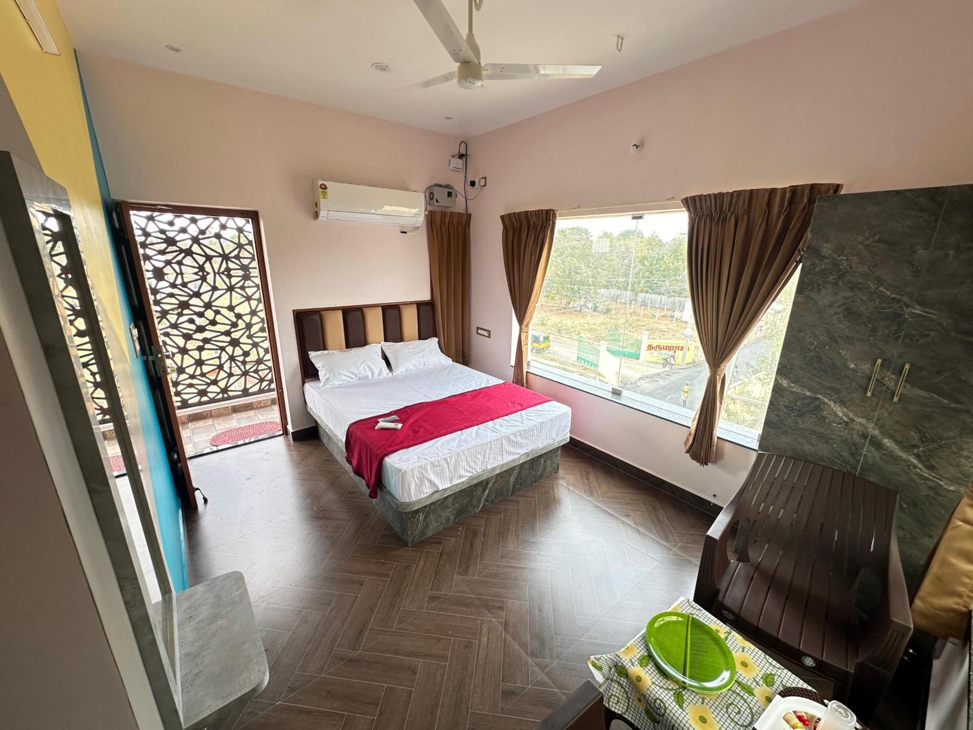 Om Lingeswaran Home Stay Tiruvannāmalai エクステリア 写真